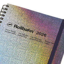 Load image into Gallery viewer, DELFONICS デルフォニックス 2026 2025年 10月始まり 手帳 月間式(ブロック) A6 ロルバーン ダイアリー M オム メタリック クリア リング シンプル おしゃれ ゴムバンド ブックマーク スケジュール帳 手帳のタイムキーパー :4516085290800