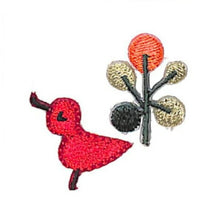 Load image into Gallery viewer, TOCONUTS トコナッツ シール ・ ワッペンステッカー300eJ 赤い鳥と オレンジの木 シール帳 刺繍 アップリケ ワッペン 福袋 丸 おしゃれ デコレーション ハート スマホ ステッカー 花 かわいい スケジュール帳 手帳のタイムキーパー :4512367189992