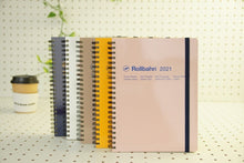 Load image into Gallery viewer, 【3%OFF・期間限定】 DELFONICS デルフォニックス 2021年1月始まり(2020年10月始まり) 手帳 月間式(月間ブロック) A5 ロルバーン ダイアリー 罫線 A5 大人かわいい おしゃれ 可愛い キャラクター 手帳カバー スケジュール帳 手帳のタイムキーハ :4516085291616