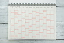 Load image into Gallery viewer, 【50%OFF・期間限定】 MARKS マークス 2022年4月始まり カレンダー B5 ノートブック カレンダーM 松本セイジ レオ・レオニ ポールアンドジョー 大人かわいい おしゃれ 可愛い キャラクター サイズ スケジュール帳 手帳のタイムキーパー :4550045050356