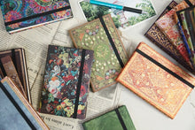 Load image into Gallery viewer, 【30%OFF・期間限定】 PAPERBLANKS ペーパーブランクス 2020年1月始まり 手帳 週間レフト式(ホリゾンタル) A6 ミニ 大人かわいい おしゃれ 可愛い キャラクター 手帳カバー スケジュール帳 手帳のタイムキーパー :4571263438108