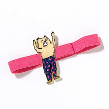Load image into Gallery viewer, IROHA いろは出版 手帳小物 ・ BOOKBAND appliqueABA-06 WOOORD AIUEO 手帳バンド ブックバンド ペンホルダー かわいい ほぼ日 ネック クリップ スケジュール帳 手帳のタイムキーパー :4573468145386