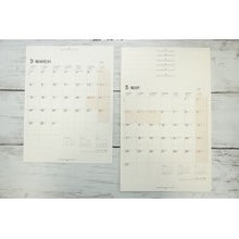 Load image into Gallery viewer, 【30%OFF・期間限定】 LACONIC ラコニック 2021年4月始まり(2021年3月始まり) 手帳 月間式(月間ブロック) A5 A5FP LUM12-260 クリップボード 本革風 仕事計画 niko and ニコアンド 大人かわいい おしゃれ 可愛い キャラクター 手 :4589988491735