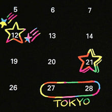 Load image into Gallery viewer, 【30%OFF・期間限定】 HIGHTIDE ハイタイド 2019年1月始まり 手帳 月間式(月間ブロック) A4 スクラッチカレンダー レインボー 卓上 壁掛け 手帳2019 可愛い 大人かわいい エルコミューン ディズニー スヌーピー イラスト スケジュール帳 手帳の :4988342863353