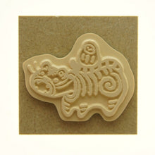 画像をギャラリービューアに読み込む, KODOMONOKAO こどものかお スタンプ ・ 年賀 ニューイヤー スタンプ 赤べこ風 張子 寅 虎 背中にダルマ スタンプ台 インク かわいい キャラクター 手帳 イラスト 6mm 5個 3個 ごほうびスタンプ 2022 スケジュール帳 手帳のタイムキーパー :4990212012747