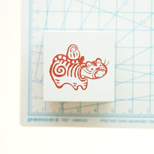 画像をギャラリービューアに読み込む, KODOMONOKAO こどものかお スタンプ ・ 年賀 ニューイヤー スタンプ 赤べこ風 張子 寅 虎 背中にダルマ スタンプ台 インク かわいい キャラクター 手帳 イラスト 6mm 5個 3個 ごほうびスタンプ 2022 スケジュール帳 手帳のタイムキーパー :4990212012747