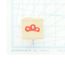 Load image into Gallery viewer, KODOMONOKAO こどものかお スタンプ ・ 年賀 ミニワンポイントC 松の葉っぱ スタンプ台 インク かわいい キャラクター 手帳 イラスト 6mm 5個 3個 ごほうびスタンプ 事務 先生 スケジュール帳 手帳のタイムキーパー :4990212734137