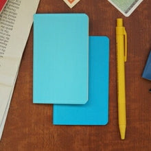 Load image into Gallery viewer, 【おまけシール対象】 【20%OFF】 MOLESKINE モレスキン(モールスキン) ノート モレスキンXS約゛105mm×約65mm Plain Volant XS SkyBlue プレーンノートブック(無地)2冊セット 連絡帳 自由帳 方眼 横罫 a5 b5 b6 かわいい ノート デザ :9784863730007