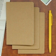 Load image into Gallery viewer, 【訳アリ廃版商品、一部日焼け跡あり。】 MOLESKINE モレスキン(モールスキン) ノート A6 プレーンノート(無地) 3冊セット / ポケット / 茶 a6 :9784903799254