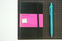 Load image into Gallery viewer, 【40%OFF・訳アリ廃版商品】 MOLESKINE モレスキン(モールスキン) ノート A6 モレスキン ストーリーボードブック/ポケット a6 かわいい スケジュール帳 手帳のタイムキーパー :9788883705380