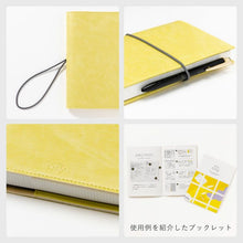 Load image into Gallery viewer, 【SALE価格★】【ポイント10倍】 【メール便送料無料】  IROHA いろは出版 2026 2025年 12月始まり 手帳 1ﾍﾟｰｼﾞ1日(見開き2日) B6 ｻﾆｰ手帳 SUNNY ｽﾀﾝﾀﾞｰﾄﾞｶﾊﾞｰ ﾌﾘｰﾃﾞｲﾘｰ ｼﾝﾌﾟﾙ おしゃれ 大人かわいい ﾀﾞｲｱﾘｰ  ｽｹｼﾞｭｰﾙ帳 :4573468157341
