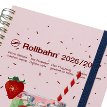 Load image into Gallery viewer, 【セット購入で送料無料】 DELFONICS ﾃﾞﾙﾌｫﾆｯｸｽ 2026 3月始まり (2026年4月始まり) 手帳 月間式(ﾌﾞﾛｯｸ) B6 L ﾛﾙﾊﾞｰﾝ ﾀﾞｲｱﾘｰ ﾔﾐｰ Moji ﾚﾍﾞﾙｱｯﾌﾟ YasuyukiTAKAKI 大人かわいい ﾘﾝｸﾞ  ｽｹｼﾞｭｰﾙ帳 :4516085163562
