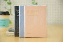 画像をギャラリービューアに読み込む, 【700円ＳＡＬＥ価格！期間限定】 手帳 ｽｹｼﾞｭｰﾙ帳 DELFONICS ﾃﾞﾙﾌｫﾆｯｸｽ 2023年 1月始まり 2022年 10月始まり 週間ﾚﾌﾄ式(ﾎﾘｿﾞﾝﾀﾙ) A6 ﾘﾈﾝ ﾛﾙﾊﾞｰﾝ おしゃれ かわいい 手帳ｶﾊﾞｰ 手帳のﾀｲﾑｷｰﾊﾟｰ :4516085163975
