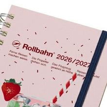 Load image into Gallery viewer, 【セット購入で送料無料】 DELFONICS ﾃﾞﾙﾌｫﾆｯｸｽ 2026 3月始まり (2026年4月始まり) 手帳 月間式(ﾌﾞﾛｯｸ) A6 M ｻｲｽﾞ ﾛﾙﾊﾞｰﾝ ﾀﾞｲｱﾘｰ ﾔﾐｰ Moji ﾚﾍﾞﾙｱｯﾌﾟ YasuyukiTAKAKI ﾎﾟｹｯﾄ付ﾒﾓ 大人かわいい ｽｹｼﾞｭｰﾙ帳 :4516085268601
