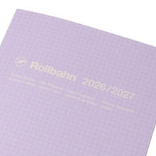 Load image into Gallery viewer, 【セット購入で送料無料】 DELFONICS ﾃﾞﾙﾌｫﾆｯｸｽ 2026 3月始まり (2026年4月始まり) 手帳 月間式(ﾌﾞﾛｯｸ) B5 ﾛﾙﾊﾞｰﾝ ﾉｰﾄﾀﾞｲｱﾘｰ 無地 ｽｺﾗ ｸﾘｱ 薄い 軽い ﾎﾁｷｽ綴じ ｼﾝﾌﾟﾙ 大人かわいい おしゃれ  ｽｹｼﾞｭｰ :4516085200472
