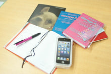 Load image into Gallery viewer, 【廃版商品数量限定】 MARKS ﾏｰｸｽ 手帳ｶﾊﾞｰ B6 ｽﾄﾚｰｼﾞ ｲｯﾄ ｼﾞｯﾊﾟｰ ﾎﾟｹｯﾄ 2013年発売廃版 数量限定 手帳ｶﾊﾞｰとしてお使いください 訳あり商品 ｽｹｼﾞｭｰﾙ帳 手帳のﾀｲﾑｷｰﾊﾟｰ :4516278447721
