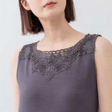 Load image into Gallery viewer, ｶｯﾄﾀﾝｸﾄｯﾌﾟ レディース トップス ノースリーブ レース襟 チャコールグレー 花柄 クラシカル 上品 きれいめ フォーマル カジュアル 着回し 大人女子 春夏秋 おしゃれ :4539892143473
