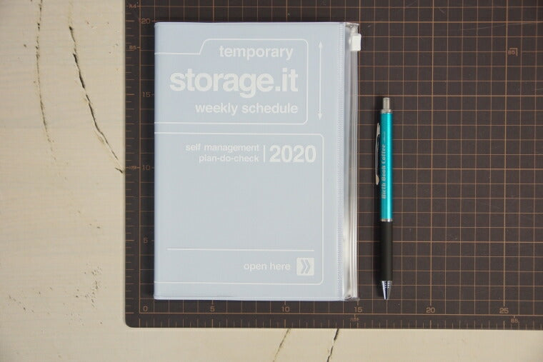 【廃版商品数量限定】 MARKS ﾏｰｸｽ 手帳ｶﾊﾞｰ B6 ｽﾄﾚｰｼﾞ ﾄﾞｯﾄ ｲｯﾄ ﾌﾗﾜｰ 2020年発売廃版 数量限定 手帳ｶﾊﾞｰとしてお使いください 訳あり商品 ｽｹｼﾞｭｰﾙ帳 手帳のﾀｲﾑｷｰﾊﾟｰ :4550045021239