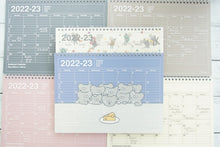 Load image into Gallery viewer, 【50%OFF・期間限定】 MARKS ﾏｰｸｽ 2022年4月始まり ｶﾚﾝﾀﾞｰ B5 ﾉｰﾄﾌﾞｯｸ ｶﾚﾝﾀﾞｰM 松本ｾｲｼﾞ ﾚｵ･ﾚｵﾆ ﾎﾟｰﾙｱﾝﾄﾞｼﾞｮｰ 大人かわいい おしゃれ 可愛い ｷｬﾗｸﾀｰ ｻｲｽﾞ ｽｹｼﾞｭｰﾙ帳 手帳のﾀｲﾑｷｰﾊﾟｰ :4550045050356
