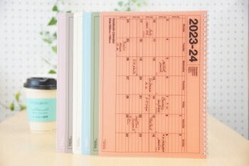 【メール便送料無料】 ｶﾚﾝﾀﾞｰ ｽｹｼﾞｭｰﾙ帳 MARKS ﾏｰｸｽ 2023年4月始まり B5 ﾉｰﾄﾌﾞｯｸｶﾚﾝﾀﾞｰ M ﾘﾝｸﾞ ﾎﾟｰﾙｱﾝﾄﾞｼﾞｮｰ おしゃれ かわいい 可愛い 手帳ｶﾊﾞｰ 手帳のﾀｲﾑｷｰﾊﾟｰ :4550045080247