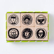 Load image into Gallery viewer, IROHA いろは出版 ｽﾀﾝﾌﾟ ･ AIUEOSTAMP ﾏﾙﾏﾄﾞ AIUEO ｽﾀﾝﾌﾟ台 ｵｰﾀﾞｰ ｷｬﾗｸﾀｰ かわいい 手帳 印鑑 ﾊﾝｺ  ｽｹｼﾞｭｰﾙ帳 手帳のﾀｲﾑｷｰﾊﾟｰ :4560486581296
