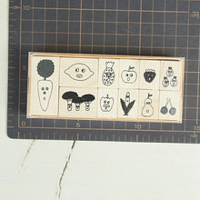Load image into Gallery viewer, IROHA いろは出版 ｽﾀﾝﾌﾟ ･ AIUEOSTAMP ｾｯﾄ ﾌﾙｰﾂ ﾍﾞｼﾞﾀﾌﾞﾙ AIUEO ｽﾀﾝﾌﾟ台 ｵｰﾀﾞｰ ｷｬﾗｸﾀｰ かわいい 手帳 印鑑 ﾊﾝｺ  ｽｹｼﾞｭｰﾙ帳 手帳のﾀｲﾑｷｰﾊﾟｰ :4560486587496
