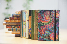 Load image into Gallery viewer, 【30%OFF・期間限定】 PAPERBLANKS ﾍﾟｰﾊﾟｰﾌﾞﾗﾝｸｽ 2020年1月始まり 手帳 週間ﾚﾌﾄ式(ﾎﾘｿﾞﾝﾀﾙ) A6 ﾐﾆ 大人かわいい おしゃれ 可愛い ｷｬﾗｸﾀｰ 手帳ｶﾊﾞｰ  ｽｹｼﾞｭｰﾙ帳 手帳のﾀｲﾑｷｰﾊﾟｰ :4571263438108

