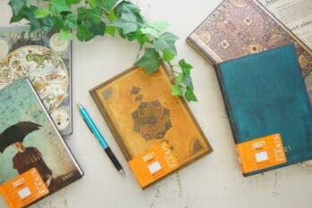 【廃版商品数量限定】 PAPERBLANKS ﾍﾟｰﾊﾟｰﾌﾞﾗﾝｸｽ 2022年　 週間ﾚﾌﾄ式(ﾎﾘｿﾞﾝﾀﾙ) B6 Flexis ﾐﾃﾞｨ ﾊﾞｰｿ　廃版 数量限定　一部袋が入っていない商品があります。　ｱｰﾄ　芸術　画家　近代ｱｰﾄ　抽象画　素材 :4571491699066