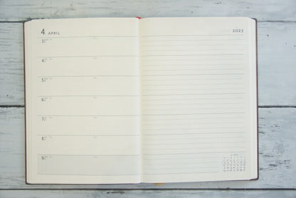 【40％OFF　メール便送料無料ｽｹｼﾞｭｰﾙ帳 PAPERBLANKS ﾍﾟｰﾊﾟｰﾌﾞﾗﾝｸｽ 2023 年 1月始まり 週間ﾚﾌﾄ式(ﾎﾘｿﾞﾝﾀﾙ) B6 ﾐﾃﾞｨ  ﾊﾞｰｿ ｿﾌﾄｶﾊﾞｰ 大人かわいい かわいい 可愛い ｷｬﾗｸﾀｰ 手帳ｶﾊﾞｰ 手帳のﾀｲﾑｷｰﾊﾟｰ :4571491698367