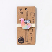 Load image into Gallery viewer, IROHA いろは出版 手帳小物 ･ BOOKBAND appliqueABA-09 CHIBIしゃぼん CR AIUEO 手帳ﾊﾞﾝﾄﾞ　ﾌﾞｯｸﾊﾞﾝﾄﾞ　ﾍﾟﾝﾎﾙﾀﾞｰ　かわいい　ほぼ日　ネック　クリップ  ｽｹｼﾞｭｰﾙ帳 手帳のﾀｲﾑｷｰﾊﾟｰ :4573468145416
