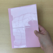 Load image into Gallery viewer, 【ＳＡＬＥ価格】LACONIC ﾗｺﾆｯｸ 2024年 4月始まり (2024年 3月始まり) 手帳 月間式(月間ﾌﾞﾛｯｸ) A5 A5M ﾎﾟｹｯﾄ 仕事計画　おしゃれ 大人かわいい 手帳ｶﾊﾞｰ　シンプル  ﾀﾞｲｱﾘｰ  ｽｹｼﾞｭｰﾙ帳 手帳のﾀｲﾑｷｰﾊﾟｰ :4589988491568
