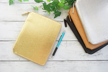 画像をギャラリービューアに読み込む, LACONIC ﾗｺﾆｯｸ 手帳ｶﾊﾞｰ B6 ﾗｳﾝﾄﾞﾌｧｽﾅｰ ｼﾞｯﾊﾟｰ DIARY COVER ｺﾞｰﾙﾄﾞ niko and 仕事計画 ﾀﾞｲｱﾘｰ ｽｹｼﾞｭｰﾙ帳 A5 革 ﾌﾞﾗﾝﾄﾞ ﾌｧｽﾅｰ おしゃれ  速達　ｽｹｼﾞｭｰﾙ帳 手帳のﾀｲﾑｷｰﾊﾟｰ :4589988470136

