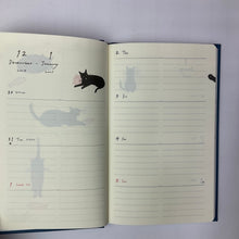 画像をギャラリービューアに読み込む, ＃25年ﾀﾞｲｱﾘｰ本型<B6変形判>ﾈｺ柄紺 (株)ﾐﾄﾞﾘ :4902805223133
