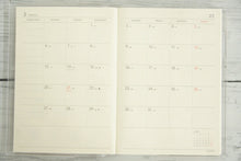 Load image into Gallery viewer, 【メール便送料無料】 HIGHTIDE ﾊｲﾀｲﾄﾞ 手帳 2024年 4月 始まり (2024年 3月始まり)  A6 ﾎﾟｰｼｭ ﾀﾞｲｱﾘｰ ﾘﾌｨﾙ ﾌﾞﾛｯｸ おしゃれ かわいい 可愛い 手帳ｶﾊﾞｰ  ｽｹｼﾞｭｰﾙ帳 手帳のﾀｲﾑｷｰﾊﾟｰ :4988342849869
