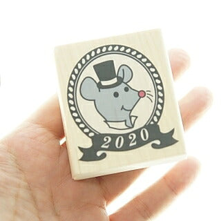 KODOMONOKAO こどものかお ｽﾀﾝﾌﾟ ･ ﾆｭｰｲﾔｰｽﾀﾝﾌﾟN ねずみ ｼﾙｸﾊｯﾄ 年賀　年賀状　正月　2020年　ねずみ年　ｽﾀﾝﾌﾟ台 ｵｰﾀﾞｰ ｷｬﾗｸﾀｰ かわいい 手帳 印鑑 ﾊﾝｺ  ｽｹｼﾞｭｰﾙ帳 手帳のﾀｲﾑｷｰﾊﾟｰ :4990212728662