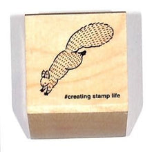 Load image into Gallery viewer, ＃ラバースタンプ ぴょんと飛び跳ねリス 木製スタンプ #creating stamp life :4990212053931
