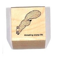 Load image into Gallery viewer, ＃ラバースタンプ ぴょんと飛び跳ねリス 木製スタンプ #creating stamp life :4990212053931
