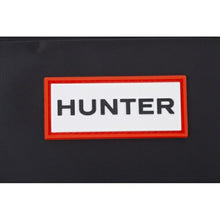 Load image into Gallery viewer, TAKARAJIMA 宝島社 バック・小物 ・ HUNTER BLACK ラバーロゴ付き ショルダーバッグ 雑誌 付録 バッグ ムック本 鞄 サコッシュ ブランド  スケジュール帳 手帳のタイムキーパー :9784299005601
