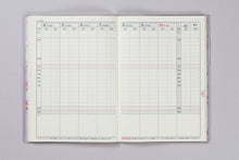 Load image into Gallery viewer, TAKAHASHI 高橋書店 2025年 1月始まり 手帳 A5 No.31 しっかり暮らしのたのしいかけいぼ 月曜始まり 週計 高橋 手帳 2025  定番 ｼﾝﾌﾟﾙ 手帳ｶﾊﾞｰ かわいい  とじ手帳 日記　家計簿  ｽｹｼﾞｭｰﾙ帳 手帳のﾀｲﾑｷｰﾊﾟｰ :9784471770310
