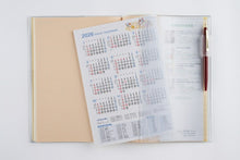 Load image into Gallery viewer, TAKAHASHI 高橋書店 2026 1月始まり 手帳 B5 No.28 一ヵ月の収支がひと目でわかる 家計簿 費目別 高橋 手帳 2026年 ﾋﾞｼﾞﾈｽ 定番 ｼﾝﾌﾟﾙ 手帳ｶﾊﾞｰ かわいい とじ手帳 日記  ｽｹｼﾞｭｰﾙ帳 手帳のﾀｲﾑｷｰﾊﾟｰ :9784471700287
