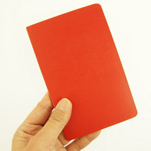 画像をギャラリービューアに読み込む, 【訳アリ廃版商品、一部日焼け跡あり。】 MOLESKINE ﾓﾚｽｷﾝ(ﾓｰﾙｽｷﾝ) ﾉｰﾄ A6 Plain Volant P Red ﾌﾟﾚｰﾝﾉｰﾄﾌﾞｯｸ(無地)2冊ｾｯﾄ a6 :9784863730052
