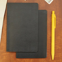 Load image into Gallery viewer, 【10%OFF･期間限定】 MOLESKINE ﾓﾚｽｷﾝ(ﾓｰﾙｽｷﾝ) ﾉｰﾄ A6 ﾌﾟﾚｰﾝ ﾉｰﾄﾌﾞｯｸ 無地 2冊ｾｯﾄ ﾎﾟｹｯﾄ 連絡帳 自由帳 方眼 横罫 a5 b5 b6 かわいい ﾉｰﾄ  ｽｹｼﾞｭｰﾙ帳 手帳のﾀｲﾑｷｰﾊﾟｰ :9784863734630
