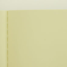 Load image into Gallery viewer, 【訳アリ廃版商品、一部日焼け跡あり。】 MOLESKINE ﾓﾚｽｷﾝ(ﾓｰﾙｽｷﾝ) ﾉｰﾄ A6 ﾌﾟﾚｰﾝﾉｰﾄ(無地) 3冊ｾｯﾄ / ﾎﾟｹｯﾄ / 茶　a6 :9784903799254
