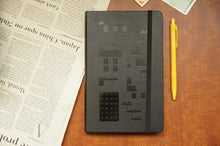 Load image into Gallery viewer, MOLESKINE ﾓﾚｽｷﾝ(ﾓｰﾙｽｷﾝ) ﾉｰﾄ ﾗｰｼﾞ 限定版  LEGOﾉｰﾄﾌﾞｯｸ  ﾙｰﾙﾄﾞ(横罫)/ ﾗｰｼﾞ  BLACK BRICK  ｽｹｼﾞｭｰﾙ帳 手帳のﾀｲﾑｷｰﾊﾟｰ :9788866130086
