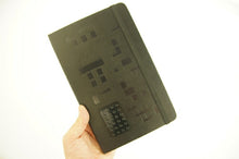 Load image into Gallery viewer, MOLESKINE ﾓﾚｽｷﾝ(ﾓｰﾙｽｷﾝ) ﾉｰﾄ ﾗｰｼﾞ 限定版  LEGOﾉｰﾄﾌﾞｯｸ  ﾙｰﾙﾄﾞ(横罫)/ ﾗｰｼﾞ  BLACK BRICK  ｽｹｼﾞｭｰﾙ帳 手帳のﾀｲﾑｷｰﾊﾟｰ :9788866130086
