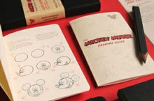 Load image into Gallery viewer, 30%OFFメール便送料無料 MOLESKINE モレスキン(モールスキン)<BR> ノート <BR>[限定版] DISNEYノートブック ルールド(横罫)/ ラージ<BR>　a5 A5ｽﾘﾑ【スケジュール帳・手帳のタイムキーパー】 :9788866137900
