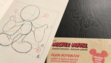 Load image into Gallery viewer, 【30%OFF・メール便送料無料】 MOLESKINE モレスキン(モールスキン) ノート ・ [限定版] DISNEYノートブック プレーン(無地)/ ラージ 連絡帳 漢字 可愛い 自由帳 罫線 a5 A5ｽﾘﾑ デザイン文具 スケジュール帳 手帳のタイムキーパー :9788866137917
